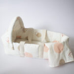 Moisés de juguete - Arcoiris rosa (con sabanita!)