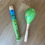 Kit musical: flauta + maraca